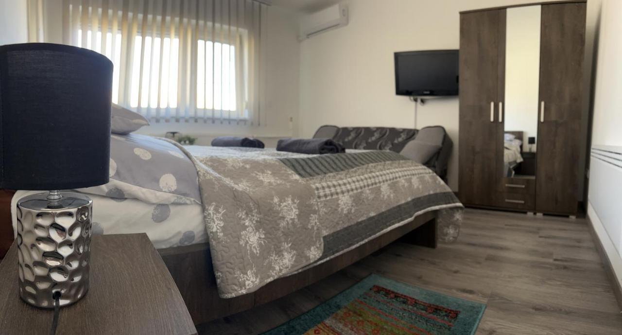 Eros Apartman Hajdúszoboszló Exterior foto