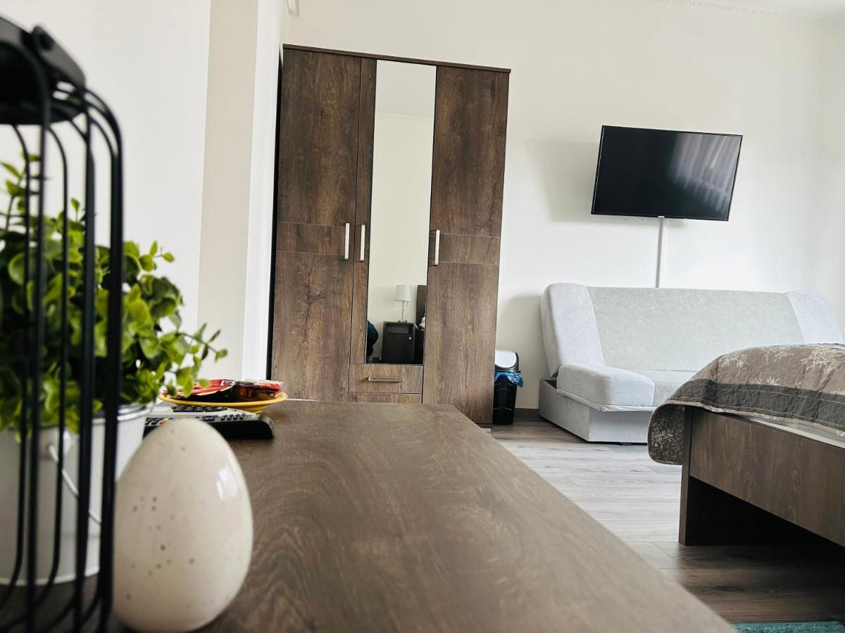 Eros Apartman Hajdúszoboszló Exterior foto