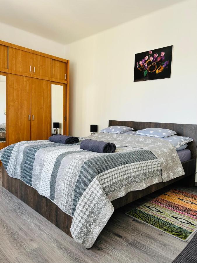 Eros Apartman Hajdúszoboszló Exterior foto